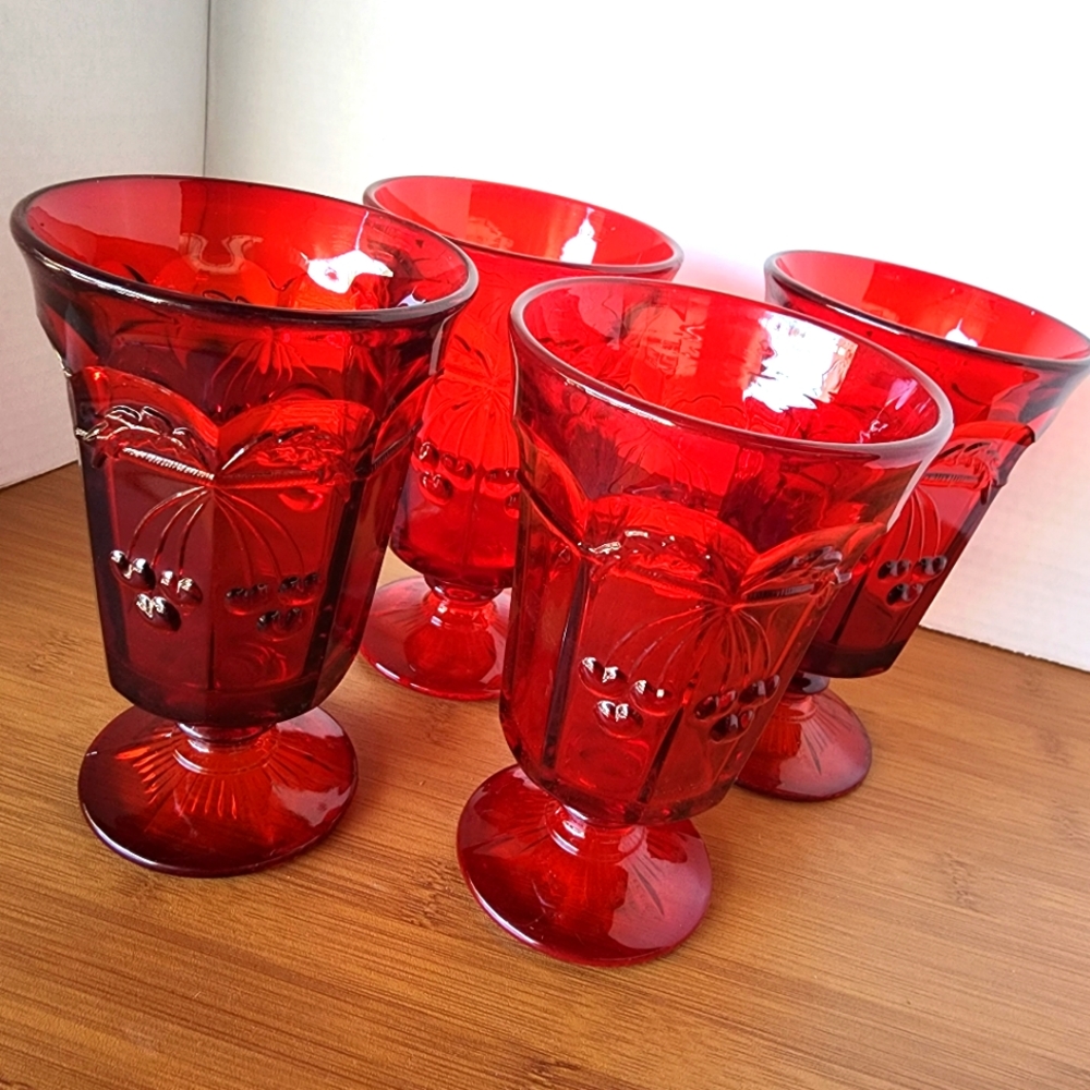 Vintage red glasses cherry design  set or 4